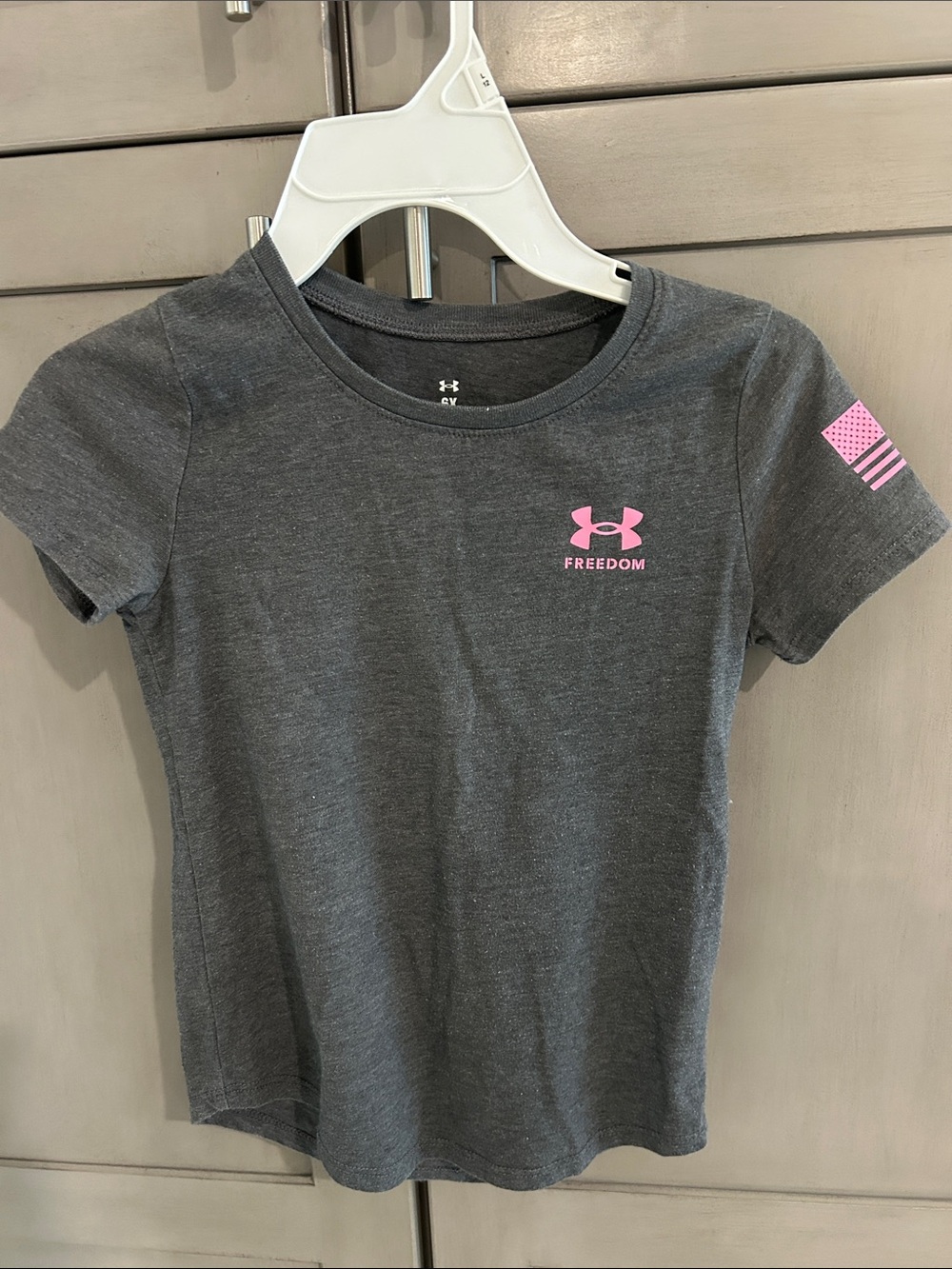 Under Armour Girls Charcoal Gray Tee with Pink Logo